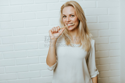 白色,乐趣,杯,金色头发,砖,咖啡杯,白色人种,前面,女人,自然美