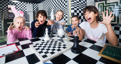 国际象棋,儿童,住宅房间,水平画幅,进行中,钟,全球通讯,地球形,全球商务,表情符号