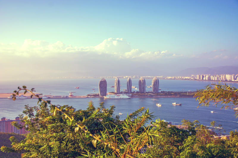 panorama of the city of Sanya, a view of the city in the highest point, the island of the Phoenix.预览效果