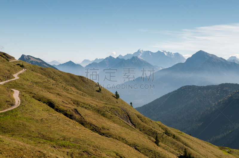 阿尔卑斯山脉,雾,山顶,徒步旅行,夏天,山谷,世界遗产,奥地利,云,草