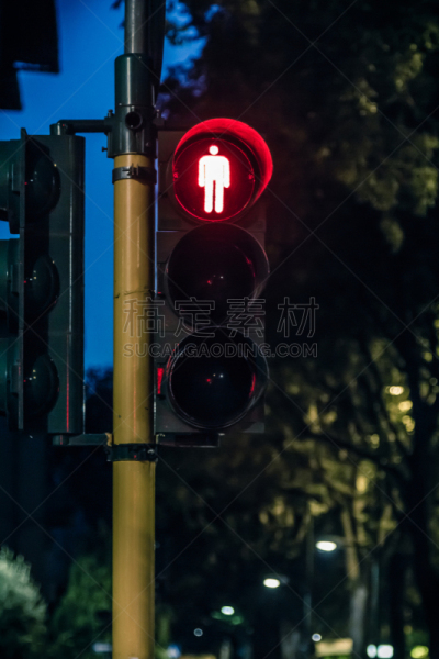 禁止通行,意大利,交通,垂直画幅,市区路,行人,道路危险标志,户外,城市,红灯