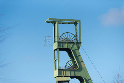 Ein Förderturm in einem Bergwerk