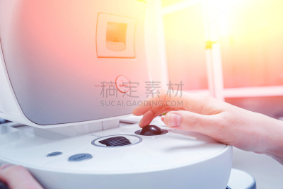 青光眼,人的眼睛,显微镜,办公室,白内障,水平画幅,乌克兰,近视,健康保健,视力