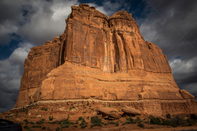 courthouse towers,在下面,摩押,自然,天空,暴风雨,美国,水平画幅,地形,岩石