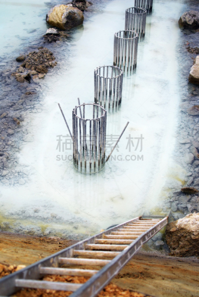 建筑工地,地下水,自然立柱,垂直画幅,水,起源,无人,篮子,钢铁,采矿业