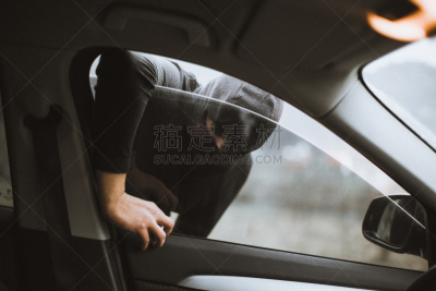盗贼,小轿车门,里面,努力,半身像,陆用车,安全,男性,仅男人,仅成年人