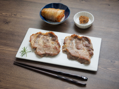 韩国食物,猪肉,格子烤肉,烧肉,烤猪肉,韩国泡菜,朝鲜的新年,韩国中秋节,韩语,日本食品