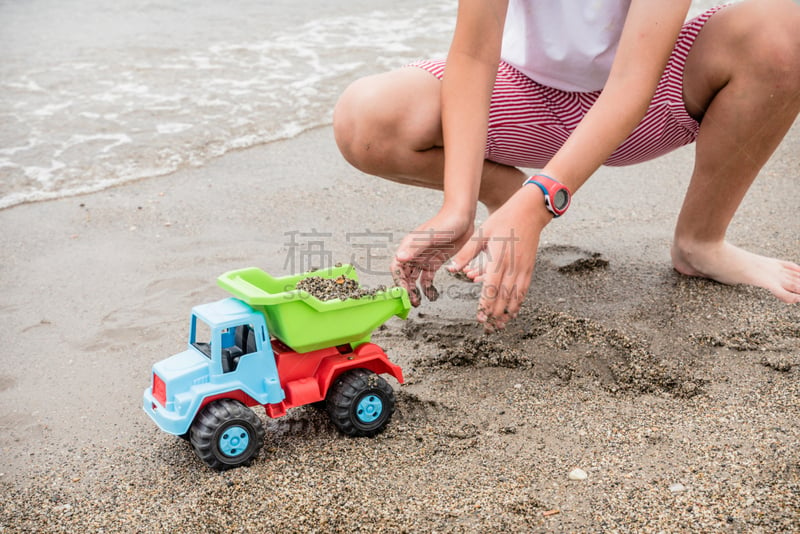 蓝色,红色,海滩,进行中,玩具卡车,绿色,男孩,自然,水,水平画幅