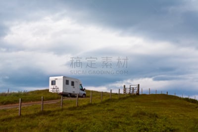 汽车拖拉房屋,斯达芙妮,露营车,天空,休闲活动,陆用车,夏天,草,图像,白色