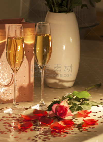 玫瑰,垂直画幅,葡萄酒,灵性,纺织品,含酒精饮料,饮料,香槟,仅一朵花,婚姻