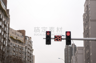 市区路,红绿灯,红色,天空,水平画幅,无人,半空中,交通,禁止的,停止标志