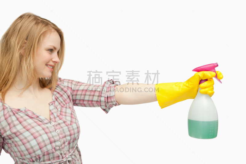 女人,拿着,喷雾瓶,留白,水平画幅,家庭生活,白人,不看镜头,仅成年人,明亮