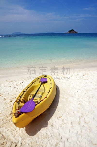 海滩,皮划艇,黄色,垂直画幅,水,天空,休闲活动,沙子,旅行者,夏天