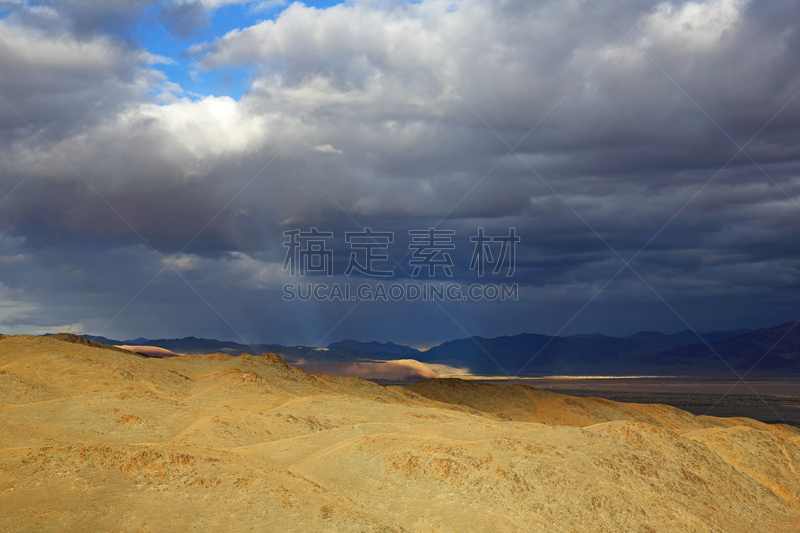 东欧大草原,地形,在上面,岩石,巴彦乌列盖,蒙古,卷云,草原,天空,水平画幅