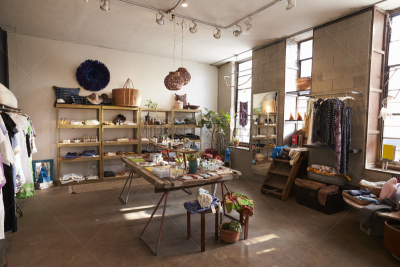 服装店,室内,个人随身用品,商店,零售展示,衣服,纺织工业,衣架,小企业,家具