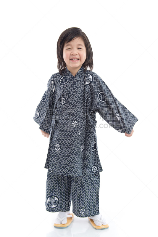 和服,快乐,亚洲,男孩,白色背景,便装和服,垂直画幅,学龄前,进行中,夏天