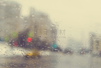 汽车,透过窗户往外看,十字路口,运动模糊,挡风玻璃,雨滴,人行横道,湿,沥青,交通