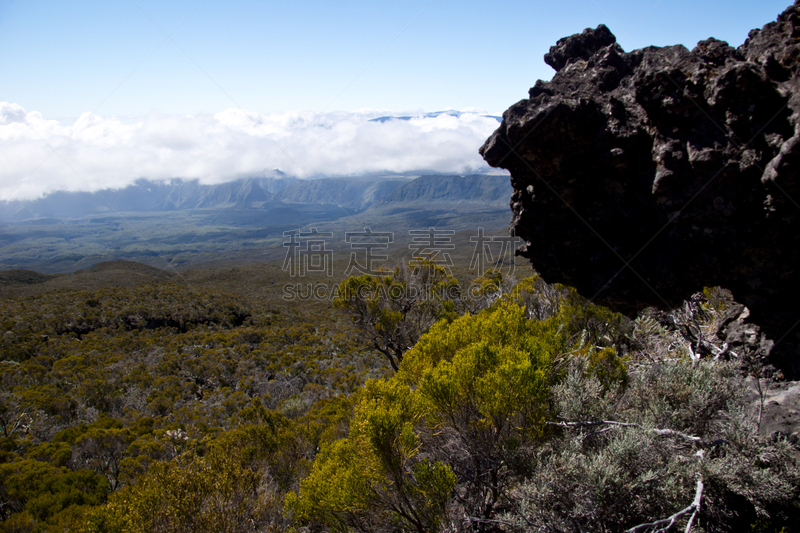 留尼汪（法属）,山,弗尔乃斯火山,镜头摇上,火山喷口,天空,水平画幅,无人,火山地形,户外