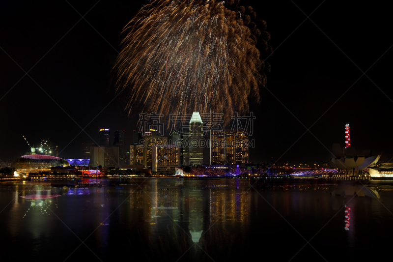 新加坡,焰火,水平画幅,建筑,夜晚,金融,城市天际线,周年纪念,户外,滨水