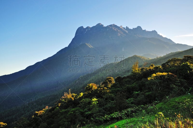 京那峇鲁山,沙巴州,婆罗洲岛,京那巴鲁山国家公园,哥打基纳巴卢,自然,天空,水平画幅,无人,蓝色