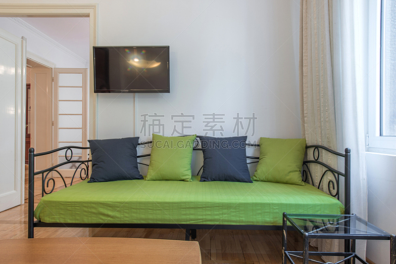 沙发,绿色,铁艺,新的,水平画幅,墙,无人,家庭生活,家具,明亮