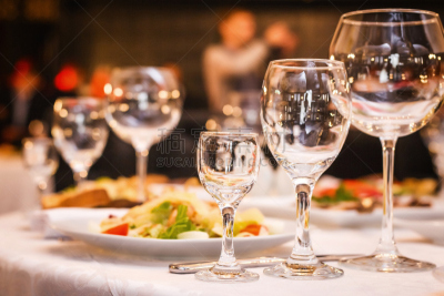 桌子,正餐宴会,婚礼,玻璃杯,餐具,美,水平画幅,含酒精饮料,花束,晚餐
