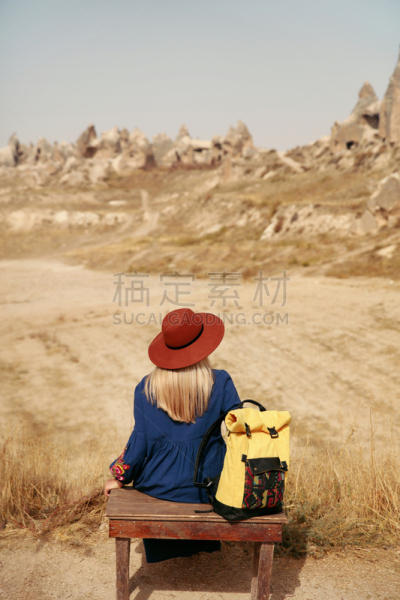 女人,洞穴,城镇,背包,帽子,旅途,土耳其,著名景点,岩石,旅行者