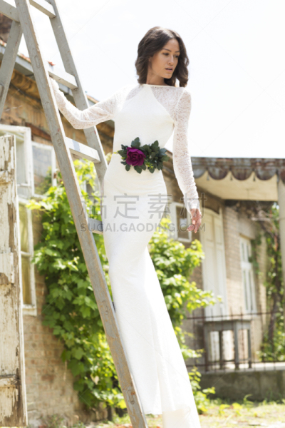 新娘,梯子,自然美,美人鱼礼服,婚纱,垂直画幅,美,美人,古老的,玫瑰