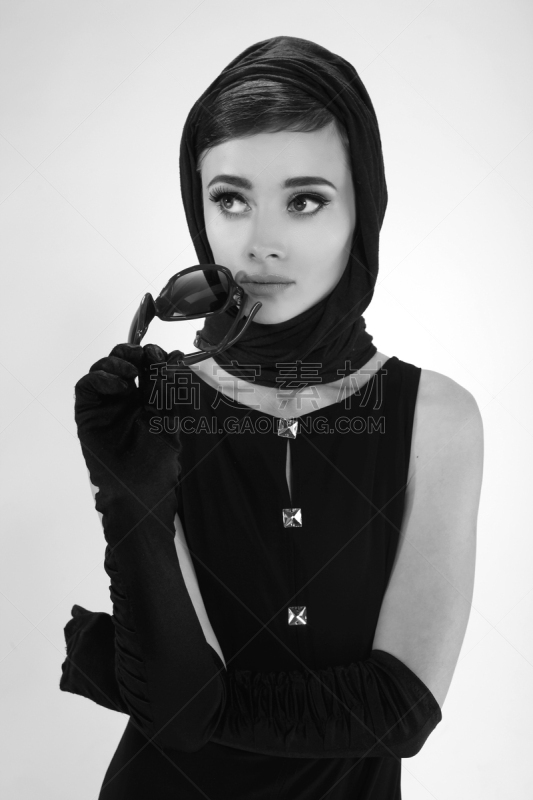 女人,棕色头发,自然美,奥黛丽赫本,1960年-1969年,世界时尚,尤物,仅一个青年女人,垂直画幅,优美