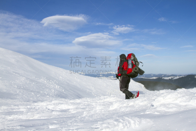 冬天,徒步旅行,穿雪鞋走路运动,雪鞋,水平画幅,雪,风险,旅行者,户外,云景