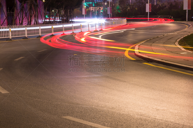 光,运动跑道,水平画幅,夜晚,无人,陆用车,交通,户外,活力,都市风景