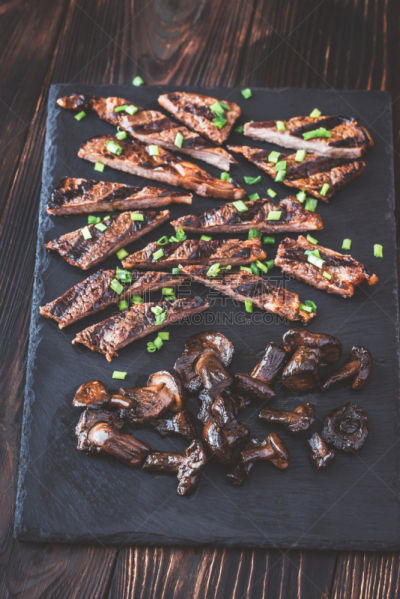 牛肝菌,牛排,格子烤肉,腰肉,暗色,清新,烤的,食品,肉眼牛排,成分
