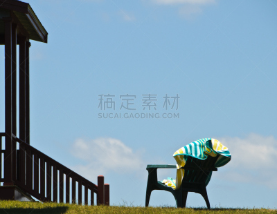 椅子,后院,法尔茅斯,柯德角,天空,留白,水平画幅,门廊,无人,蓝色
