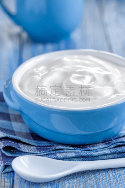 酸奶油,斯梅塔那堤岸,奶油干酪,蠢人,垂直画幅,奶制品,奶泡,奶油,家庭生活,乡村风格