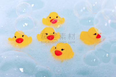 泡沫材料,橡皮鸭子,充气筏,浴盆,水,水平画幅,蓝色,浴室,组物体,塑胶