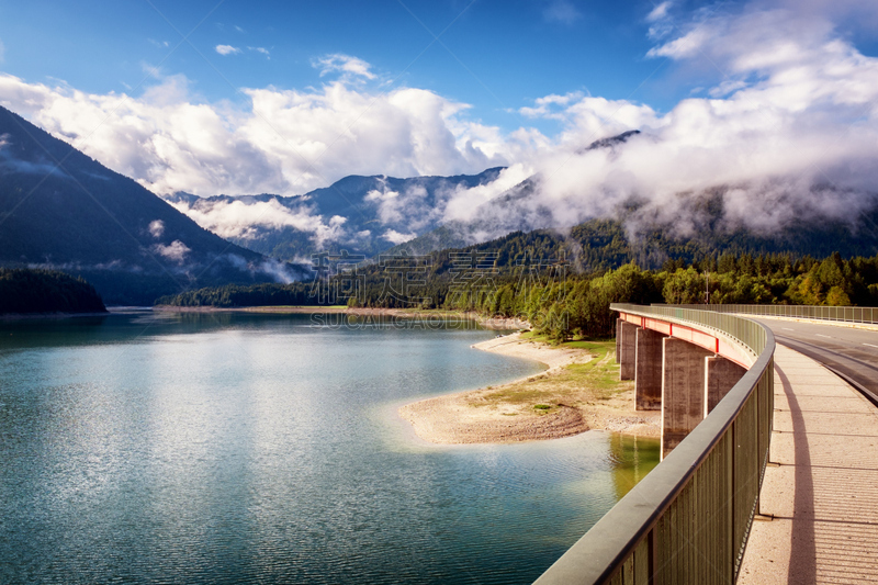 sylvenstein lake,水,天空,水平画幅,山,无人,水库,户外,湖,卡尔文德尔山脉