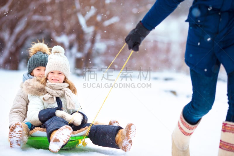 小的,可爱的,女儿,父亲,女孩,雪橇滑学,水平画幅,雪,户外