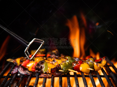 火焰,串肉签,精神振作,炊具,格子烤肉,嫩里脊排,水平画幅,格子,膳食,夏天
