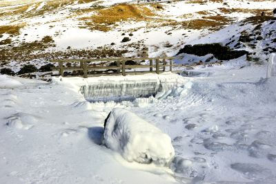 雪,小溪,哈德萨普,星期日峭壁,英格兰湖区,坎布里亚,天空,石墙,国家公园,水平画幅