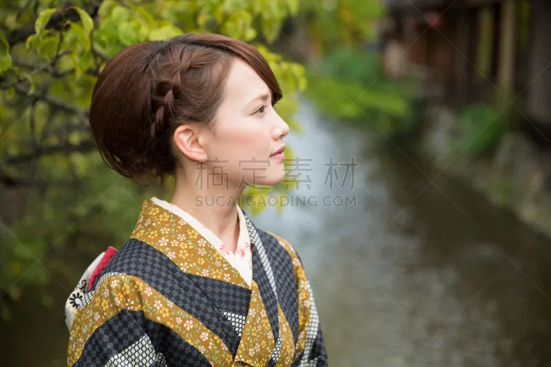 和服 日本人 女人 和服腰带 水平画幅 美人 户外 仅成年人 青年人 仅一个青年女人图片素材下载 稿定素材