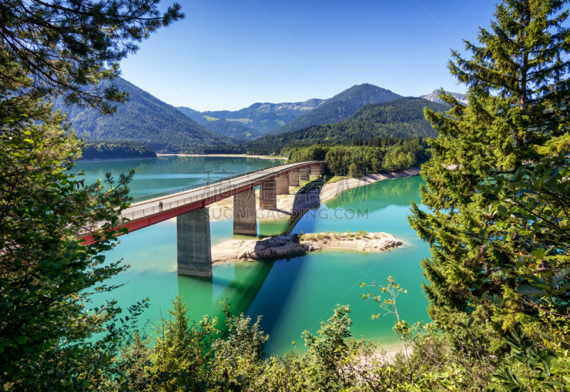 Sylvenstein Lake,卡尔文德尔山脉,高架道路,水,天空,水平画幅,山,无人,水库,户外