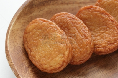 东方食品,炸鱼饼,留白,水平画幅,无人,日本,白色背景,盘子,室内,静物