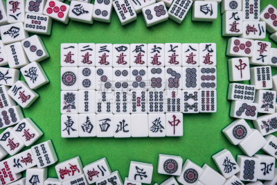 麻将,瓷砖,翘起大拇指,绿色背景,充满的,汉字,中文,骰子,龙,休闲活动