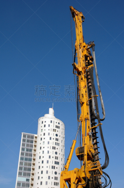 现代,办公大楼,驯服的狒狒,垂直画幅,天空,导管连接器,无人,建筑设备,制造机器,户外