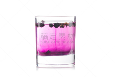 一个物体,杯,浆果,黑色,碱,化学反应,枸杞,酸,干果,抗氧化物