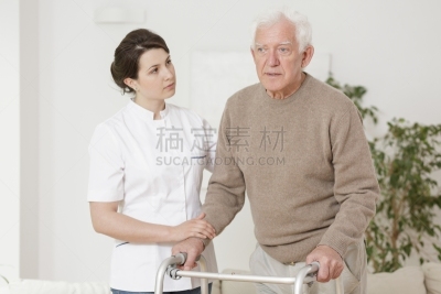 助行架,老年男人,替代疗法,辅导讲座,边框,水平画幅,制服,流动的行人,按摩师,青年人