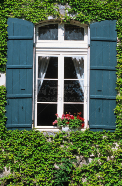 fenêtres d'une habitation bourgeoise