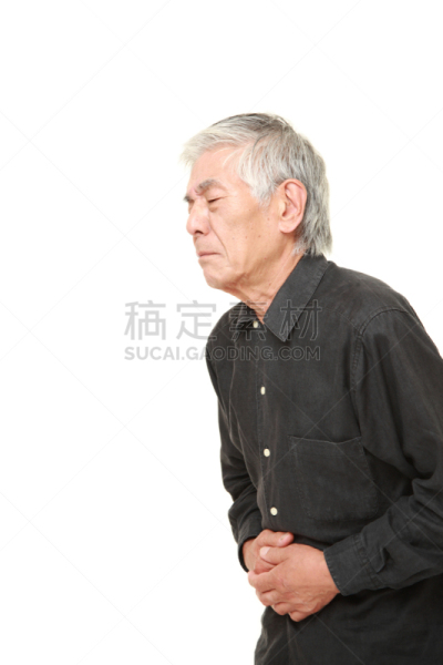 日本人,胃疼,老年人,男人,悲痛,垂直画幅,胃弱,肠胃炎,腹腔,长袖衫