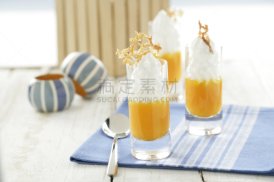枇杷,奶油,蛋白饼糕,水平画幅,水果,无人,玻璃杯,法式食品,甜点心,甜食