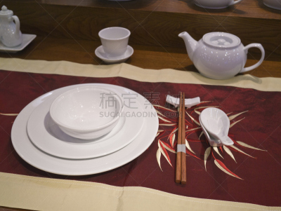 厨房器具,酿酒蒸馏器,抽陀螺,透过窗户往外看,家庭生活,金属,顶部,都市风景,现代,白色
